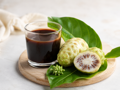 Noni Saft Dosierung im Glas